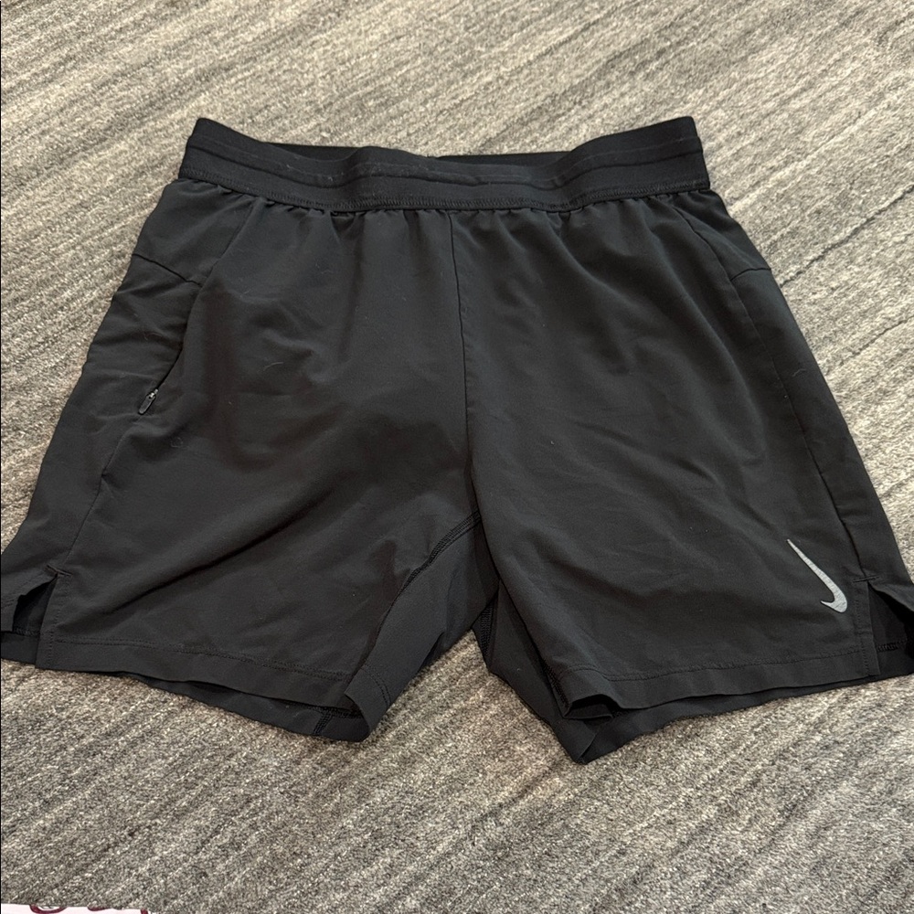 Nike Men's Black Sports Shorts lined with pockets